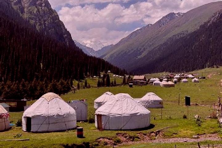 Escorts Kyzyl-Eshme, Kyrgyzstan — Local Companions