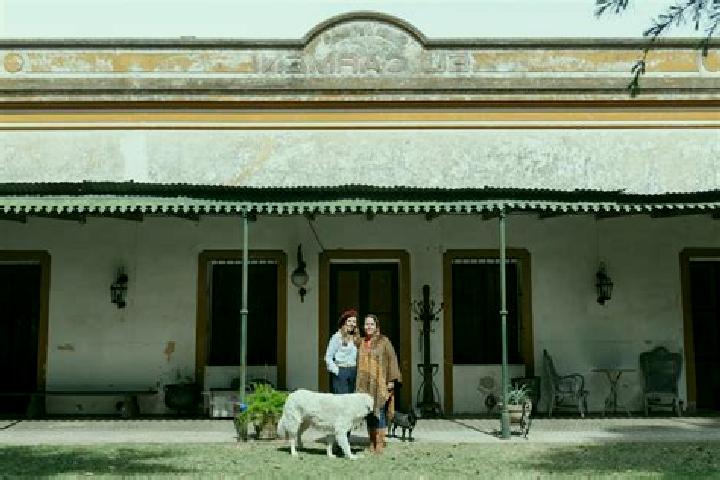 Escorts La Estancia del Cubo, Mexico — Local Companions