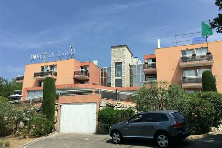 Escorts La Gaude, France — Local Companions