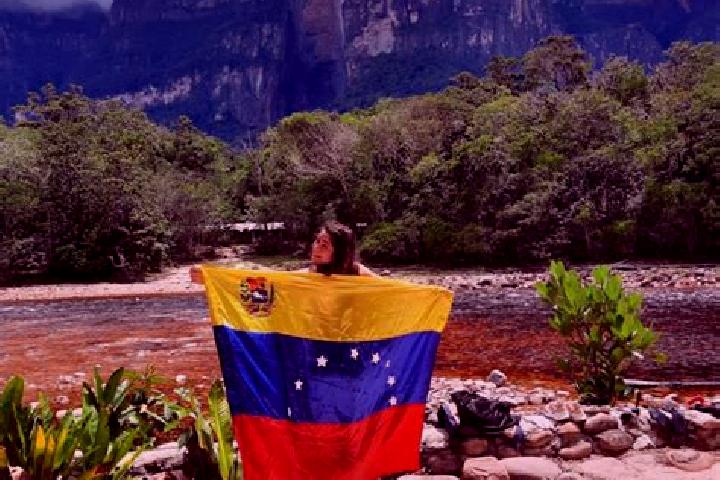 Escorts La Guardia, Venezuela — Local Companions