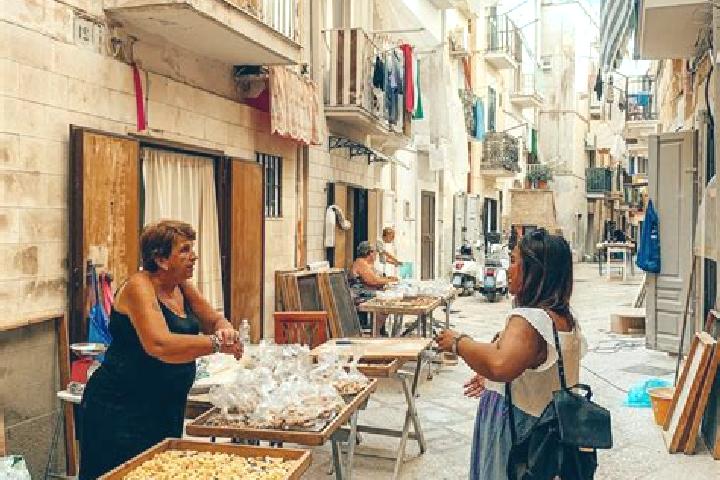 Escorts La Vecchia, Italy — Local Companions