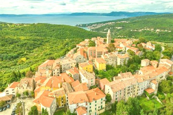 Escorts Labin, Croatia — Local Companions