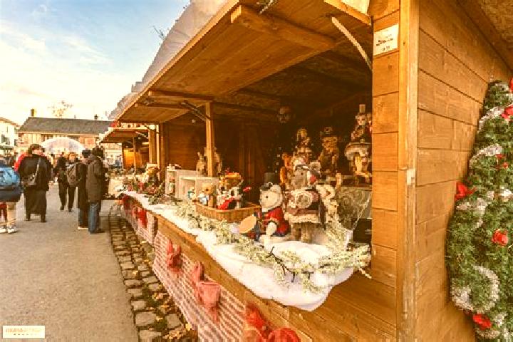 Escorts Lachapelle-aux-Pots, France — Local Companions