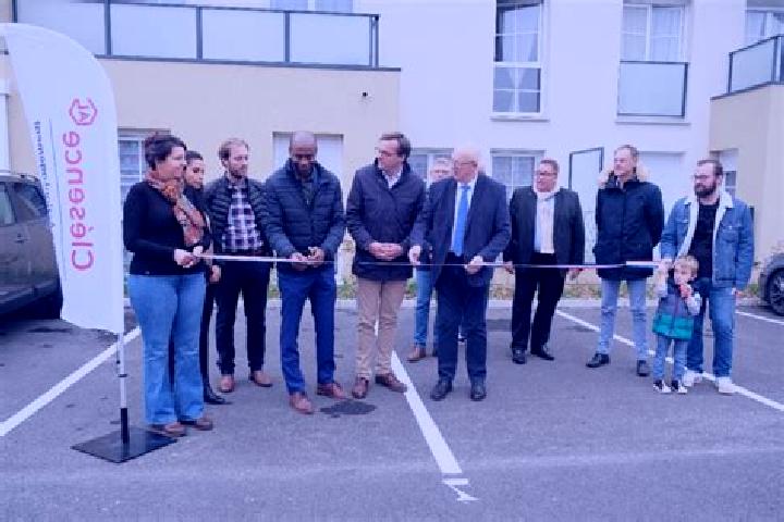 Escorts Lacroix-Saint-Ouen, France — Local Companions
