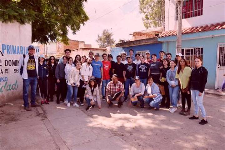 Escorts Ladrilleras del Refugio, Mexico — Local Companions