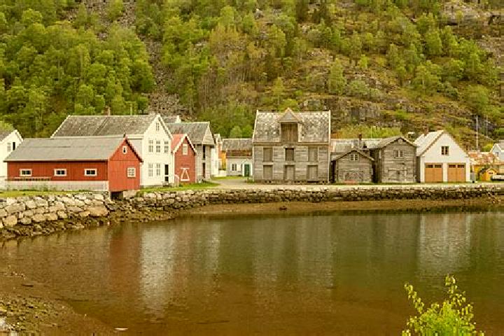 Escorts Laerdalsoyri, Norway — Local Companions