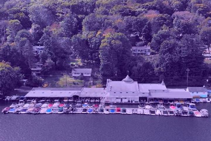 Escorts Lake Mohawk, United States — Local Companions