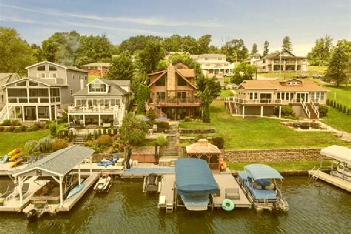 Escorts Lake Winola, United States — Local Companions