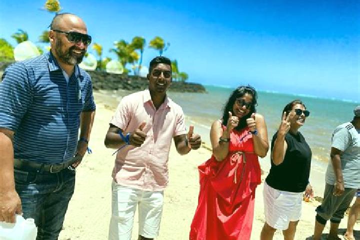 Escorts Lallmatie, Mauritius — Local Companions