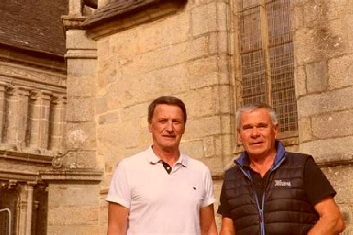 Escorts Lampaul-Guimiliau, France — Local Companions
