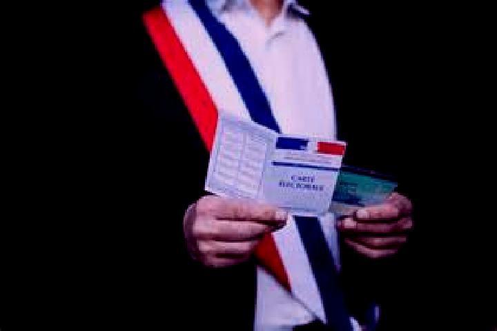 Escorts Landrais, France — Local Companions