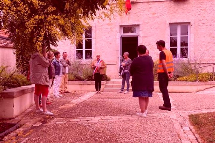 Escorts Le Bardon, France — Local Companions