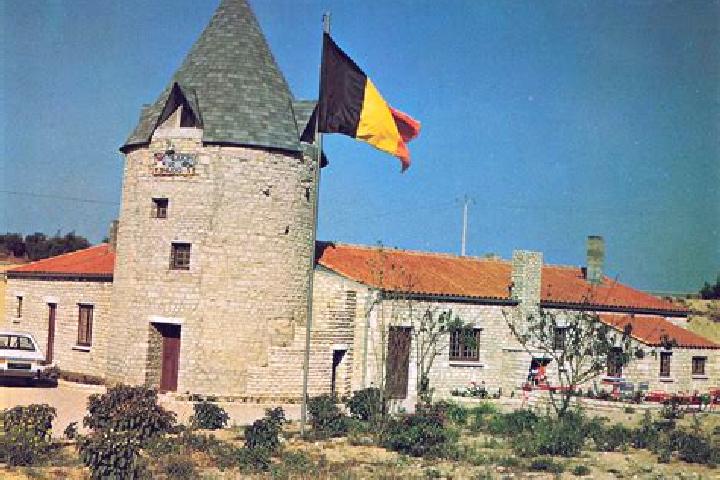 Escorts Le Douhet, France — Local Companions