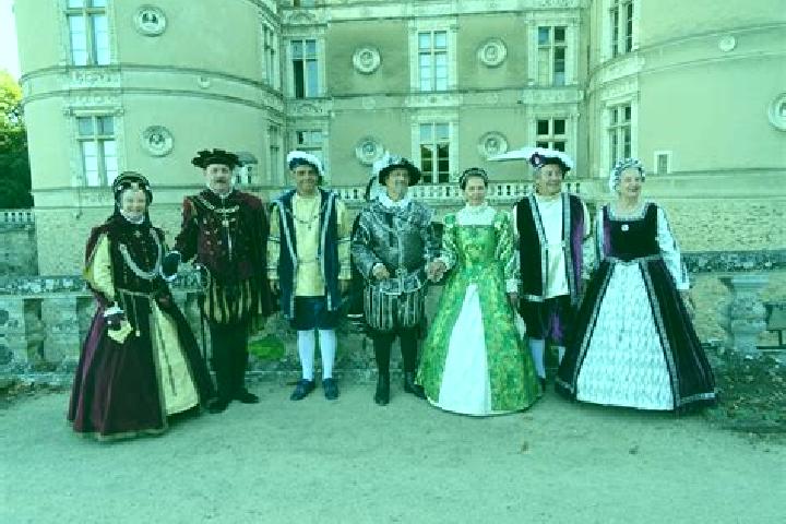 Escorts Le Lude, France — Local Companions