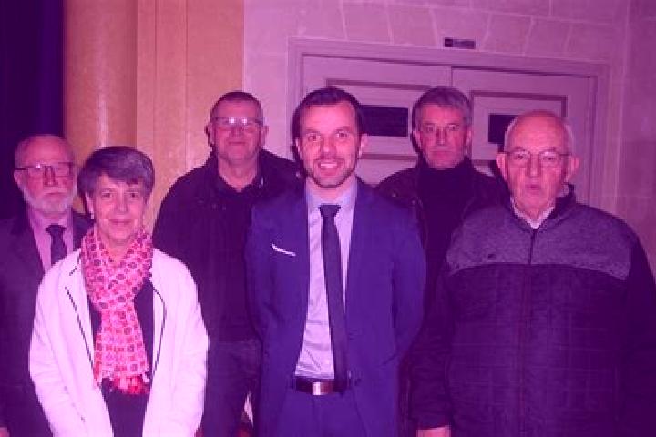 Escorts Le Merlerault, France — Local Companions