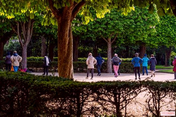 Escorts Le Tour-du-Parc, France — Local Companions