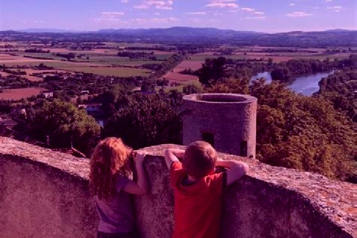 Escorts Le Trevoux, France — Local Companions