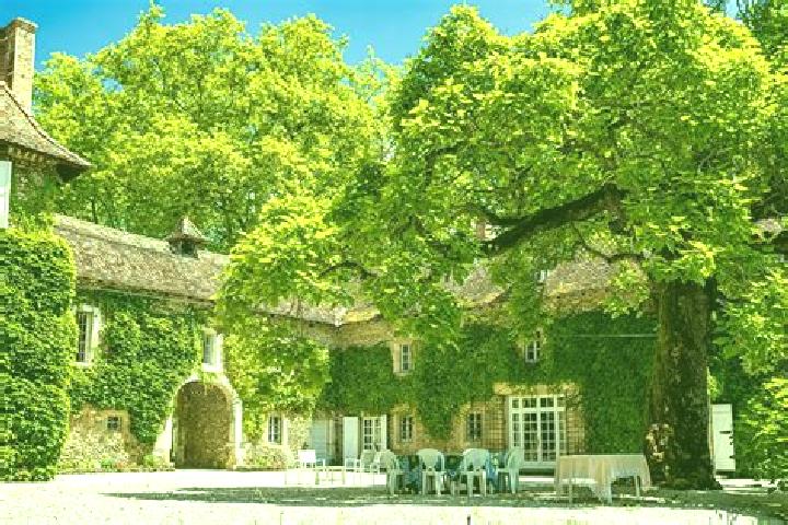 Escorts Les Avenieres, France — Local Companions