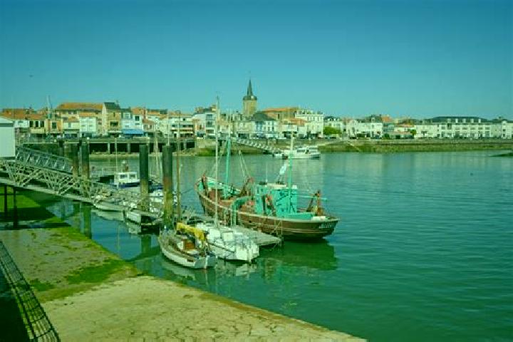 Escorts Les Sables-d Olonne, France — Local Companions