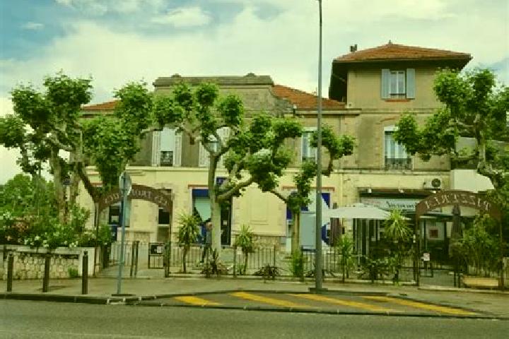 Escorts Les Trois-Lucs, France — Local Companions
