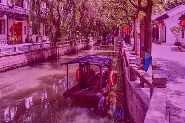 Escorts Liantang, China — Local Companions