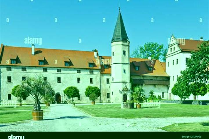 Escorts Libouchec, Czech Republic — Local Companions