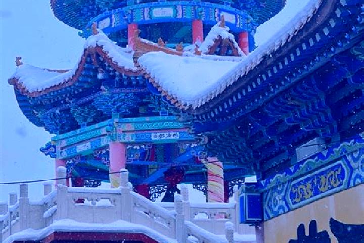 Escorts Lilin, China — Local Companions