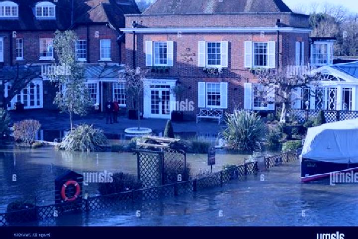 Escorts Little Marlow, United Kingdom — Local Companions