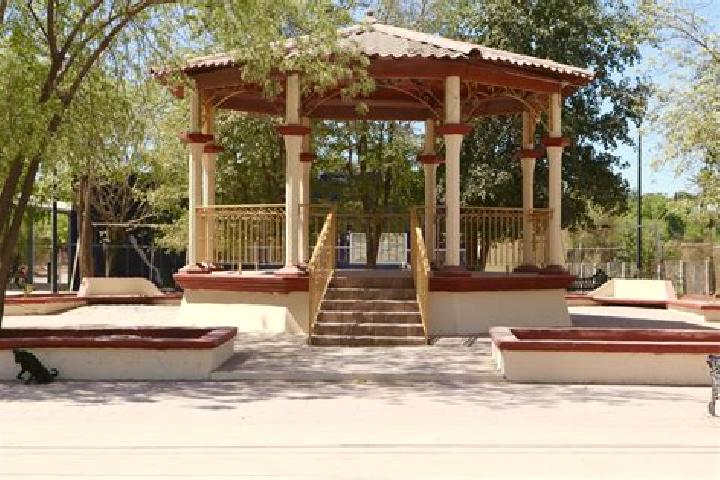 Escorts Llano Grande, Mexico — Local Companions