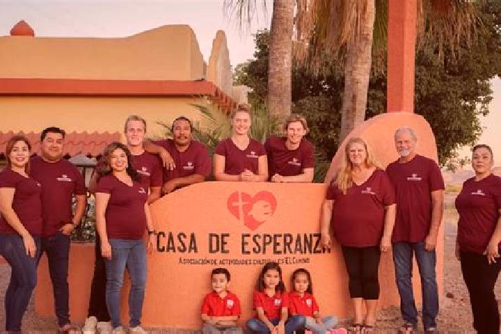 Escorts Loma de la Esperanza, Mexico — Local Companions