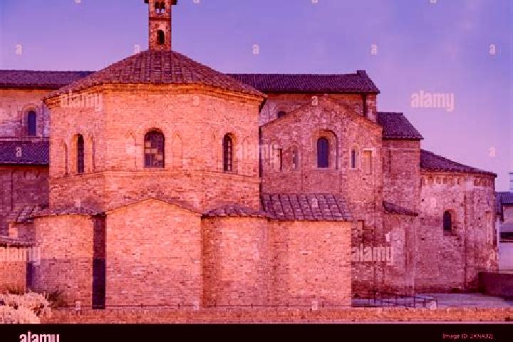 Escorts Lomello, Italy — Local Companions