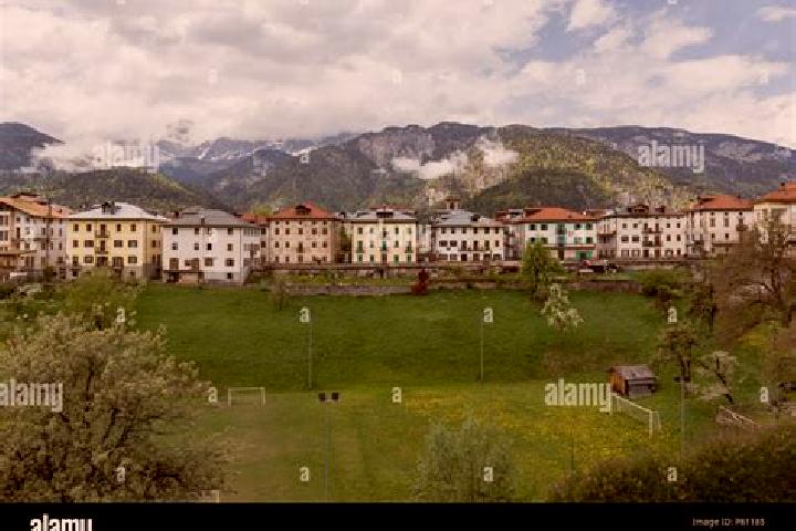 Escorts Lorenzago di Cadore, Italy — Local Companions