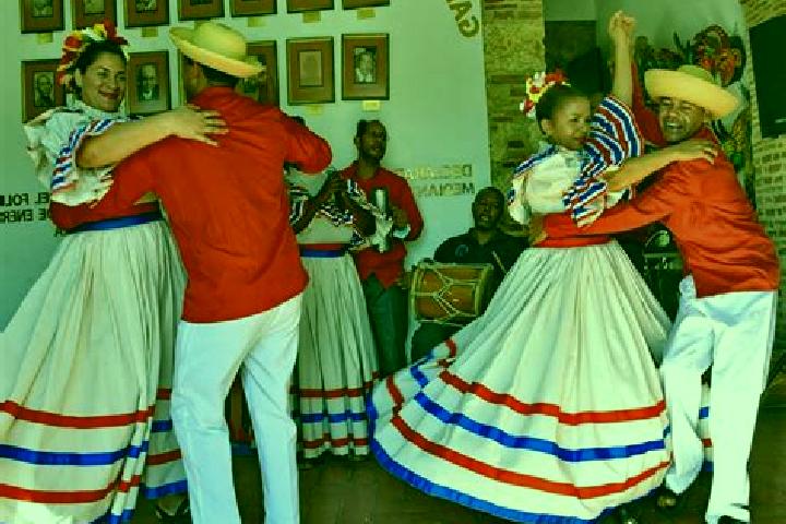 Escorts Los Ruisenores, Mexico — Local Companions