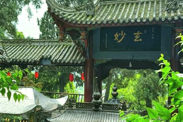Escorts Louguan, China — Local Companions