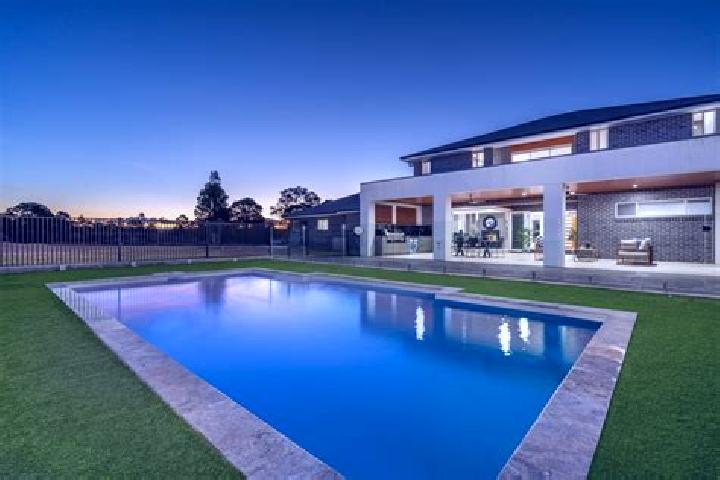 Escorts Luddenham, Australia — Local Companions