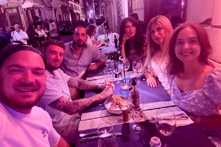 Escorts Lumpiaque, Spain — Local Companions