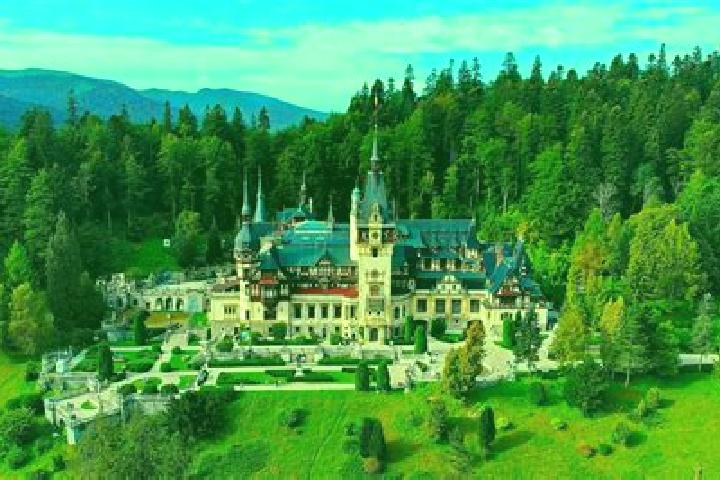 Escorts Lunca Prahovei, Romania — Local Companions