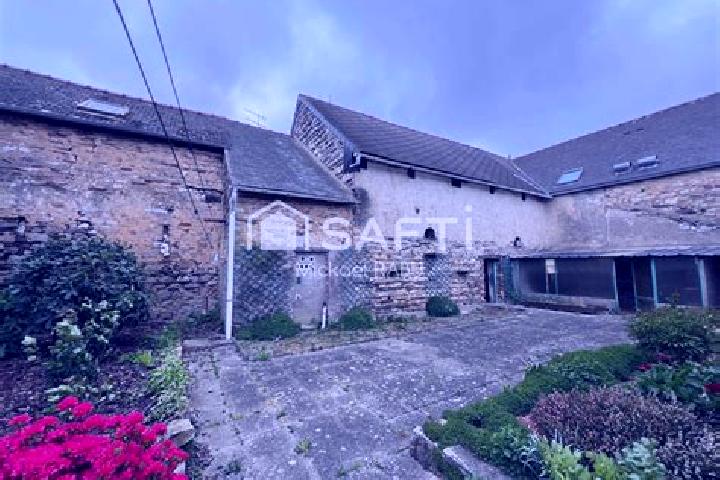 Escorts Lusanger, France — Local Companions