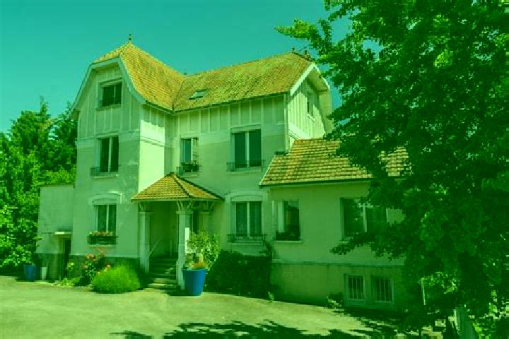Escorts Lusigny-sur-Barse, France — Local Companions