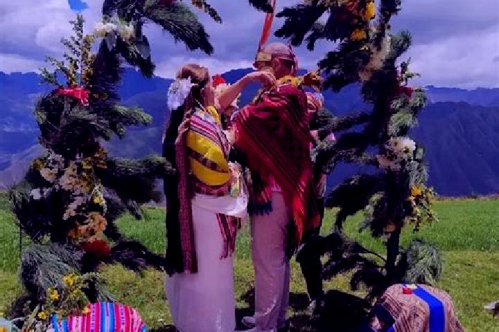 Escorts Macabi Alto, Peru — Local Companions