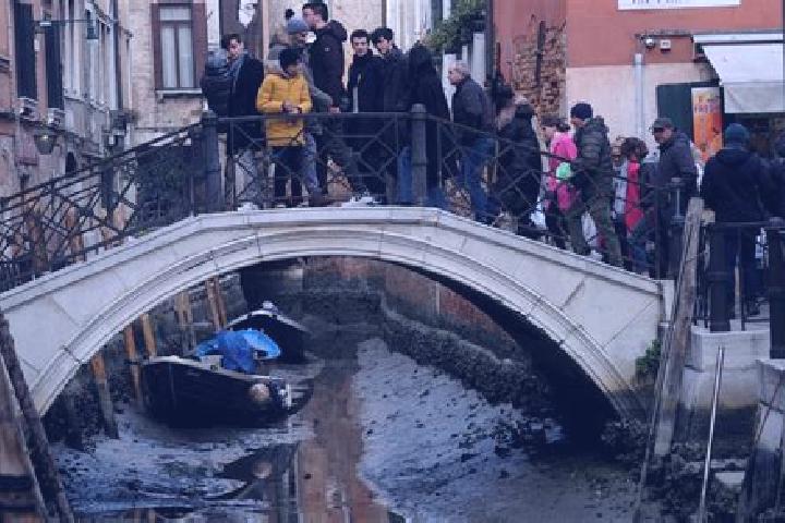 Escorts Macere, Italy — Local Companions