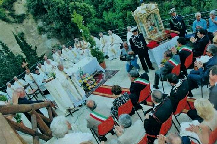 Escorts Madonna del Pantano, Italy — Local Companions