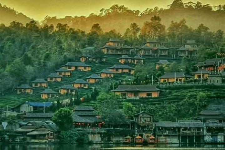 Escorts Mae Hong Son, Thailand — Local Companions