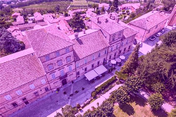 Escorts Magliano Alfieri, Italy — Local Companions