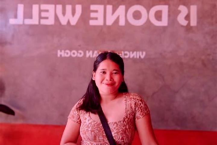 Escorts Manalongon, Philippines — Local Companions