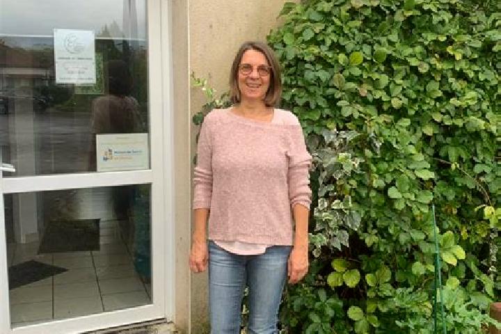 Escorts Mansac, France — Local Companions
