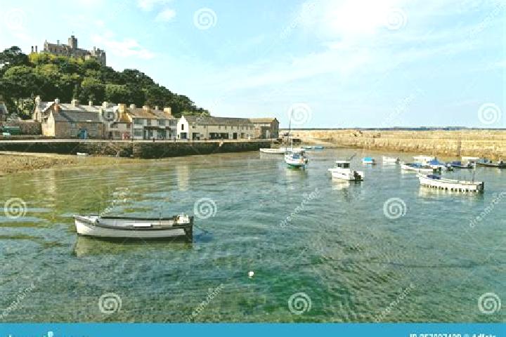 Escorts Marazion, United Kingdom — Local Companions