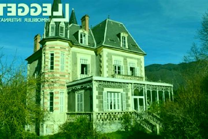 Escorts Marignac, France — Local Companions