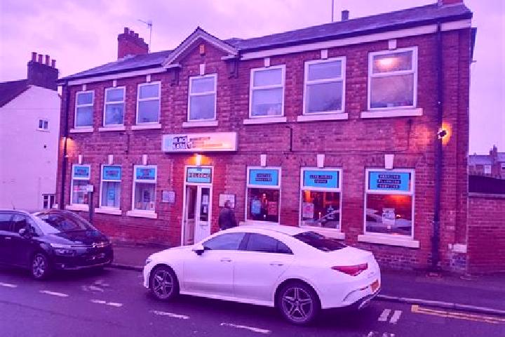 Escorts Market Warsop, United Kingdom — Local Companions