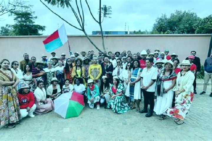 Escorts Maromandia, Madagascar — Local Companions